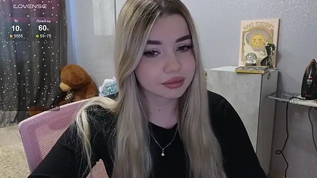 Snapshot of maaaay20 chatting on 03-04-25, 11:19 maaaay20 online show from 03-04-25, 11:19