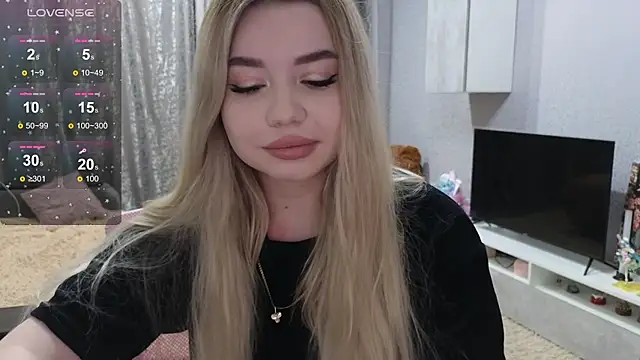 Snapshot of maaaay20 chatting on 03-08-25, 01:50 maaaay20 online show from 03-08-25, 01:50