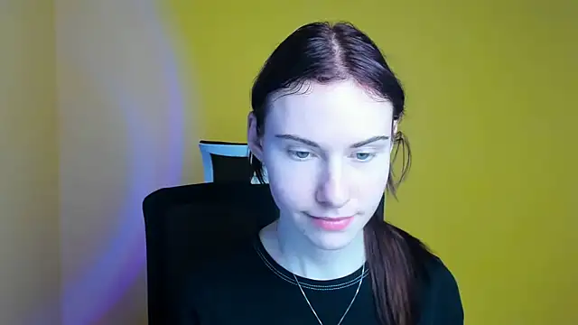 Fiona Night online show from 03-12-25, 03:18