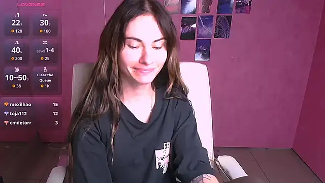 Snapshot of Fiona_Night chatting on 06-18-26, 09:14 Fiona Night online show from 06-18-26, 09:14