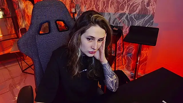 OliviaMcClean online show from 11-13-25, 03:05