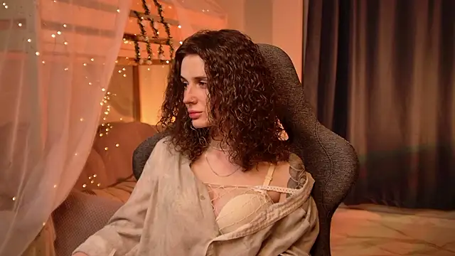 Snapshot of OliviaMcClean chatting on 02-27-26, 07:47 OliviaMcClean online show from 02-27-26, 07:47