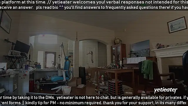 Snapshot of yetieater chatting on 05-11-26, 02:45 yetieater online show from 05-11-26, 02:45