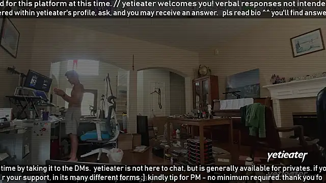Snapshot of yetieater chatting on 05-11-26, 04:04 yetieater online show from 05-11-26, 04:04