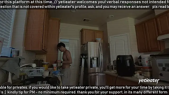 Snapshot of yetieater chatting on 05-29-26, 03:54 yetieater online show from 05-29-26, 03:54