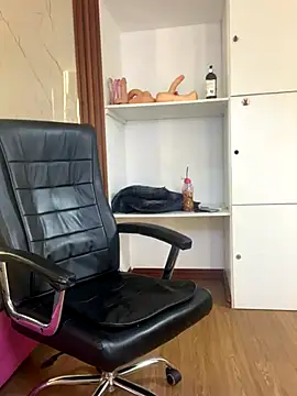 Snapshot of PinkyMoon chatting on 11-13-25, 05:39 PinkyMoon online show from 11-13-25, 05:39