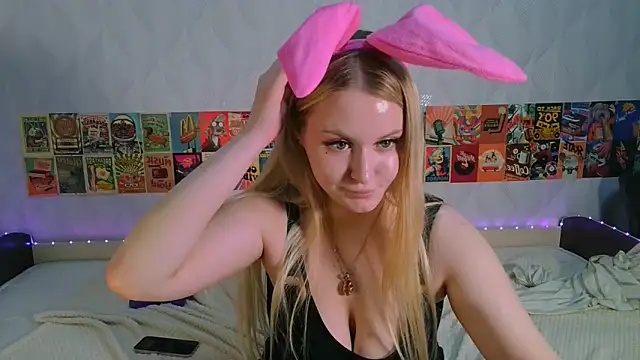 Snapshot of Beatrice_7 chatting on 03-08-25, 03:56 Beatrice 7 online show from 03-08-25, 03:56