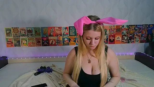 Snapshot of Beatrice_7 chatting on 03-08-25, 06:58 Beatrice 7 online show from 03-08-25, 06:58