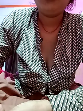 Snapshot of Beautiful_Puja chatting on 03-09-25, 11:25 Beautiful Puja online show from 03-09-25, 11:25