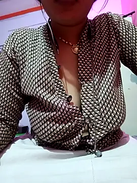 Snapshot of Beautiful_Puja chatting on 03-12-25, 04:24 Beautiful Puja online show from 03-12-25, 04:24