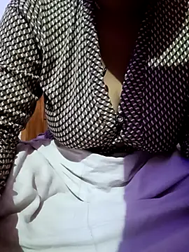 Snapshot of Beautiful_Puja chatting on 03-14-25, 03:47 Beautiful Puja online show from 03-14-25, 03:47