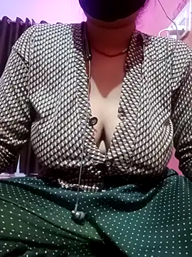 Snapshot of Beautiful_Puja chatting on 03-21-25, 04:40 Beautiful Puja online show from 03-21-25, 04:40