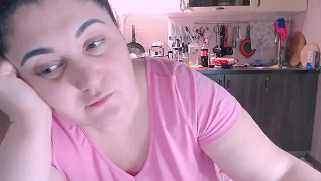 Snapshot of SoftLia chatting on 12-29-24, 05:54 SoftLia online show from 12-29-24, 05:54