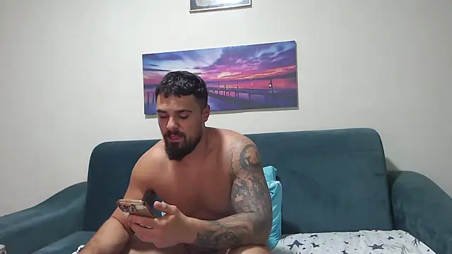 Tiberius hunk online show from 09-30-25, 01:49