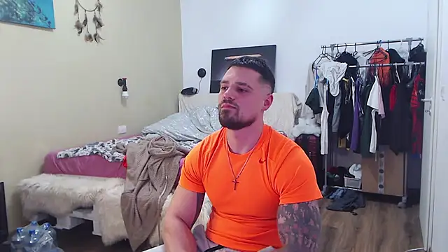 Tiberius hunk online show from 02-16-26, 06:48