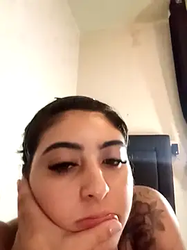 Snapshot of mayteziinhaa chatting on 03-19-26, 08:57 mayteziinhaa online show from 03-19-26, 08:57