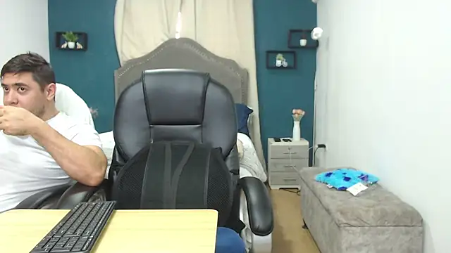 tinaandedward online show from 05-30-26, 02:25