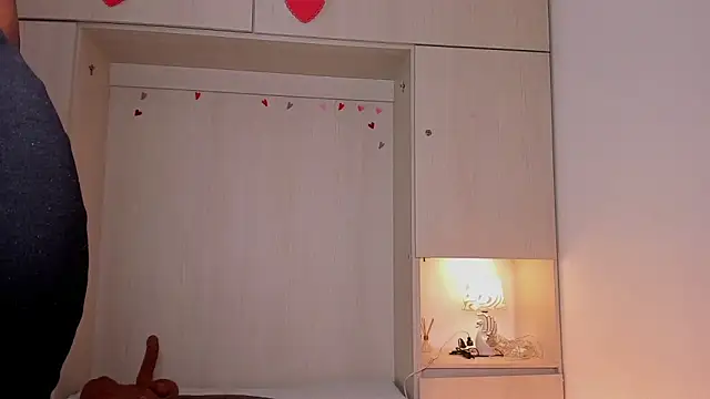 BeverlySteel online show from 04-21-26, 08:01