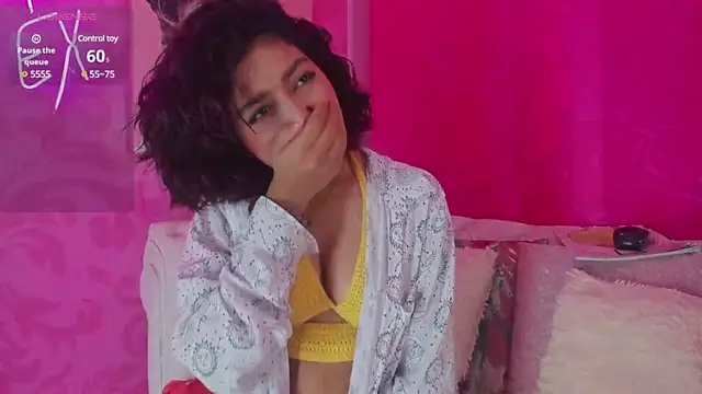 Snapshot of Zoe-S chatting on 03-18-25, 01:09 Zoe-S online show from 03-18-25, 01:09