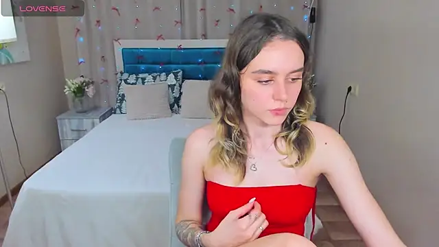 Snapshot of EmelyMason chatting on 12-02-25, 01:50 EmelyMason online show from 12-02-25, 01:50