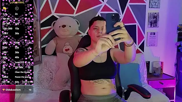 Snapshot of demimoore222 chatting on 02-27-26, 06:30 demimoore222 online show from 02-27-26, 06:30