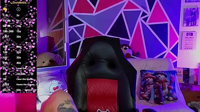 Snapshot of demimoore222 chatting on 04-08-26, 04:18 demimoore222 online show from 04-08-26, 04:18