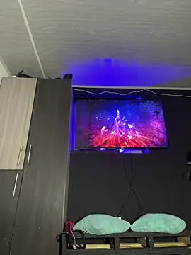 Snapshot of Miguel_bigcock chatting on 03-09-25, 03:54 Miguel bigcock online show from 03-09-25, 03:54