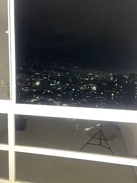 Snapshot of Miguel_bigcock chatting on 10-25-25, 01:35 Miguel bigcock online show from 10-25-25, 01:35