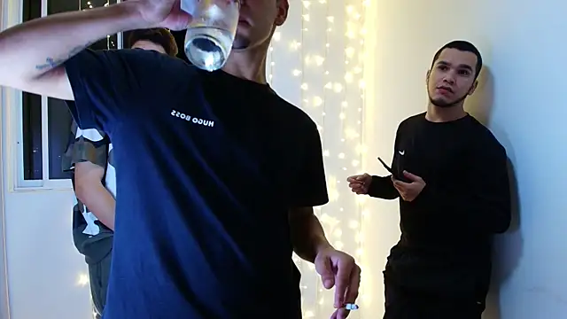 Snapshot of Miguel_bigcock chatting on 01-18-26, 03:43 Miguel bigcock online show from 01-18-26, 03:43