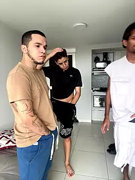 Snapshot of Miguel_bigcock chatting on 01-18-26, 09:07 Miguel bigcock online show from 01-18-26, 09:07