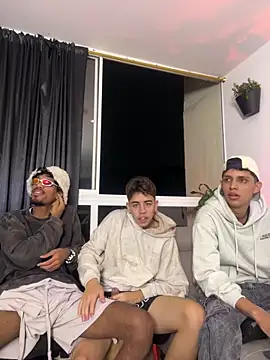 Snapshot of Miguel_bigcock chatting on 02-03-26, 06:40 Miguel bigcock online show from 02-03-26, 06:40