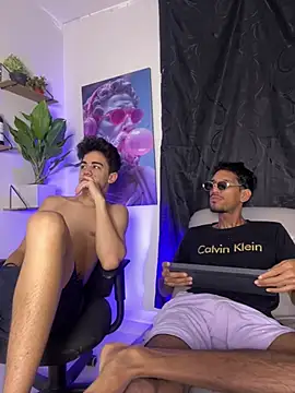 Snapshot of Miguel_bigcock chatting on 02-15-26, 06:54 Miguel bigcock online show from 02-15-26, 06:54