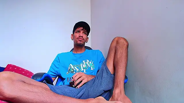 Miguel bigcock online show from 06-25-26, 01:59