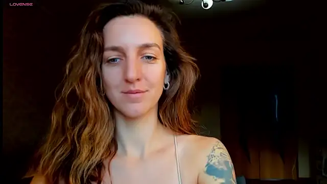 desired zzoya online show from 10-28-25, 03:21