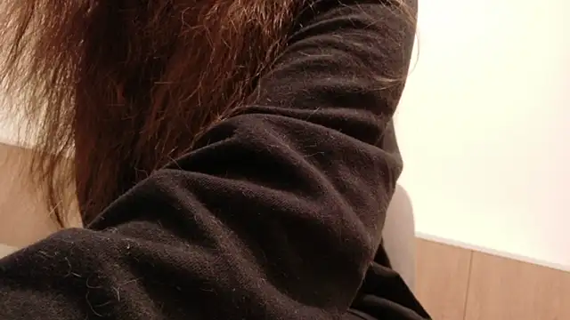 BeeBlossom online show from 11-29-25, 03:48