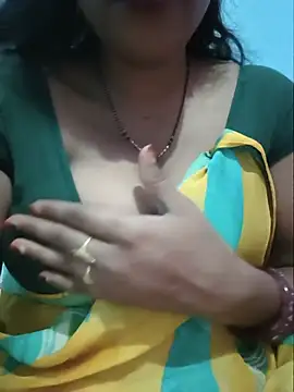 Snapshot of Sexyradha_ chatting on 07-19-26, 04:44 Sexyradha online show from 07-19-26, 04:44