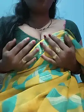Snapshot of Sexyradha_ chatting on 07-23-26, 04:27 Sexyradha online show from 07-23-26, 04:27
