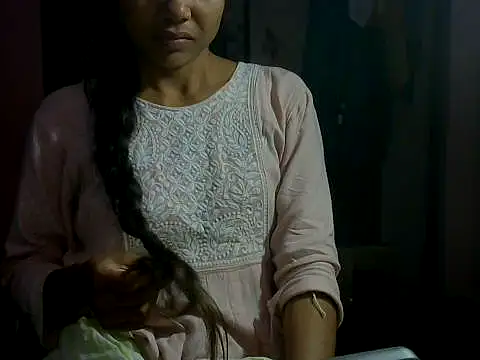 Snapshot of mayra89 chatting on 10-24-25, 02:35 mayra89 online show from 10-24-25, 02:35