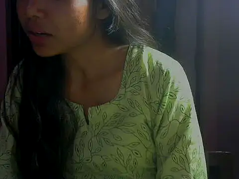 Snapshot of mayra89 chatting on 10-26-25, 02:45 mayra89 online show from 10-26-25, 02:45