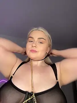 Snapshot of April_Vancee chatting on 03-08-25, 12:30 April Vancee online show from 03-08-25, 12:30