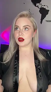 Snapshot of April_Vancee chatting on 10-08-25, 02:04 April Vancee online show from 10-08-25, 02:04