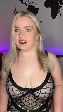 Snapshot of April_Vancee chatting on 10-14-25, 01:23 April Vancee online show from 10-14-25, 01:23