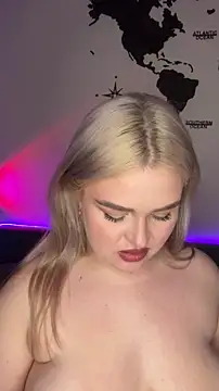 Snapshot of April_Vancee chatting on 11-29-25, 02:42 April Vancee online show from 11-29-25, 02:42