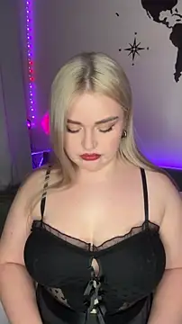 Snapshot of April_Vancee chatting on 12-04-25, 04:27 April Vancee online show from 12-04-25, 04:27