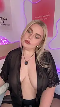 April Vancee online show from 05-08-26, 04:12