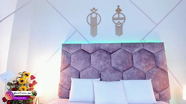 aurora collinss  online show from 12-03-25, 12:36