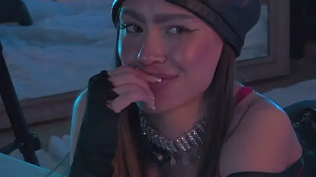 Amanda River online show from 11-12-25, 11:14