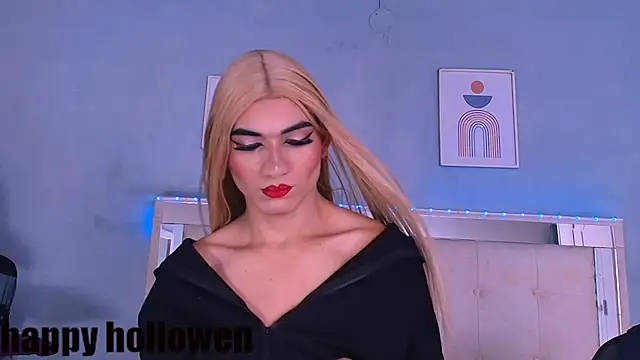 Snapshot of Emily_Castillo_1 chatting on 10-15-25, 05:07 Emily Castillo 1 online show from 10-15-25, 05:07