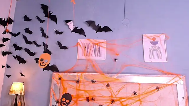 Snapshot of Emily_Castillo_1 chatting on 10-29-25, 04:59 Emily Castillo 1 online show from 10-29-25, 04:59