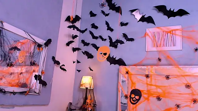 Snapshot of Emily_Castillo_1 chatting on 10-30-25, 05:09 Emily Castillo 1 online show from 10-30-25, 05:09